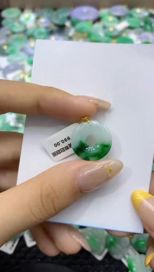 颈饰18K金镶嵌翡翠天然缅甸翡翠A货