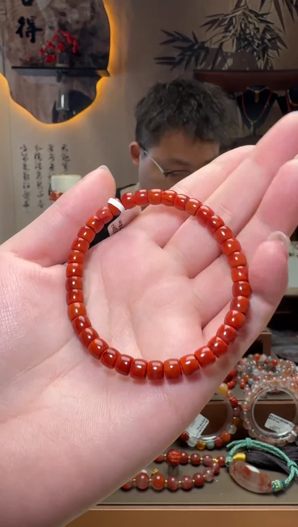 未镶嵌原矿无优化无注胶手串南红玛瑙一条约6mm
