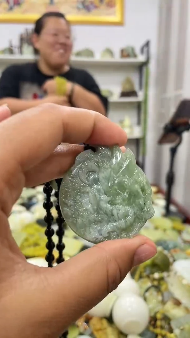 岫玉未镶嵌吊坠