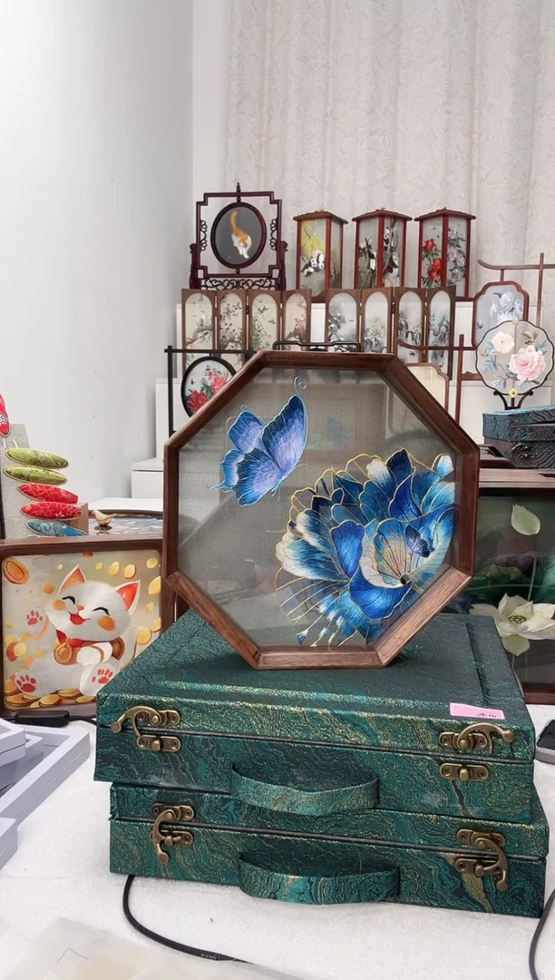 扇子苏绣作品手工摆台