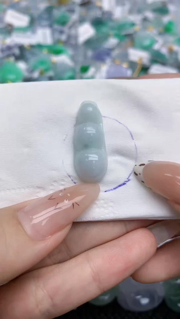 翡翠未镶嵌颈饰   天然翡翠A货