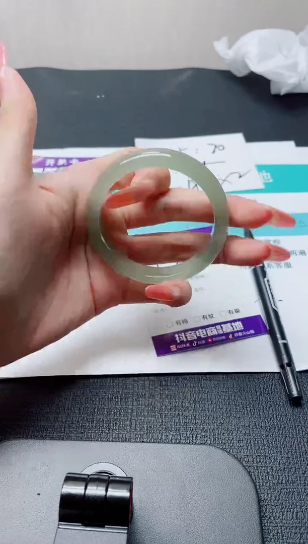 未镶嵌手镯石英质玉127-53