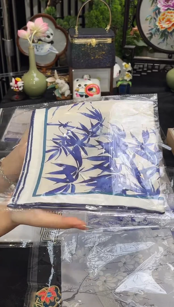 织绣牧**笛苏绣非遗饰品