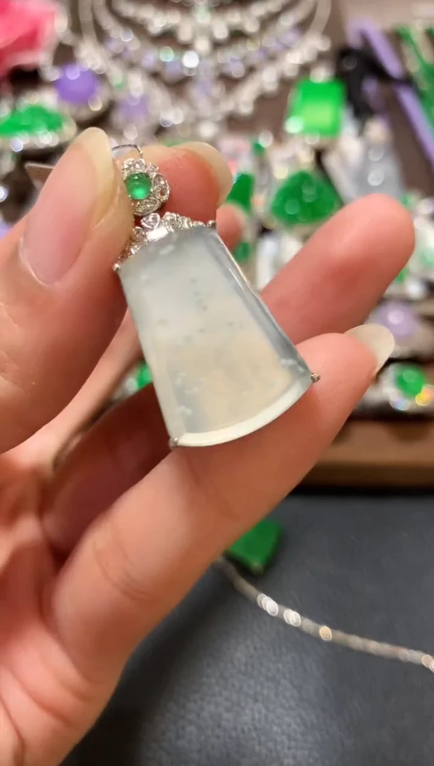 吊坠(不含链)18K金镶嵌翡翠a133