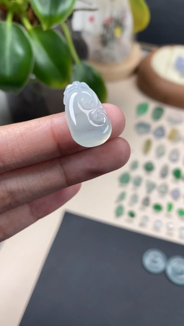 【闪购商品】翡翠颈饰未镶嵌翡翠冰胶如意