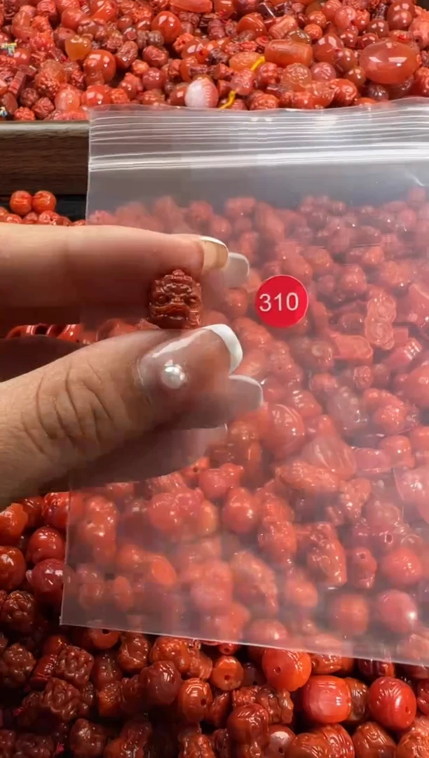 颈饰未镶嵌南红玛瑙1