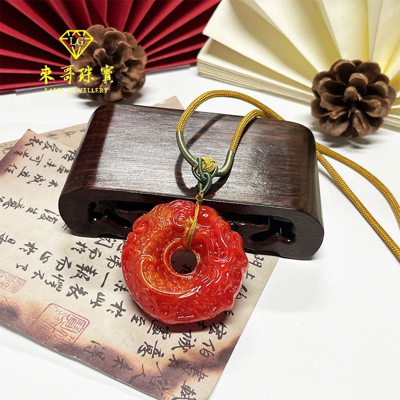 年终狂欢【来哥珠宝】赤红鎏金红景天精工雕刻貔貅平安扣