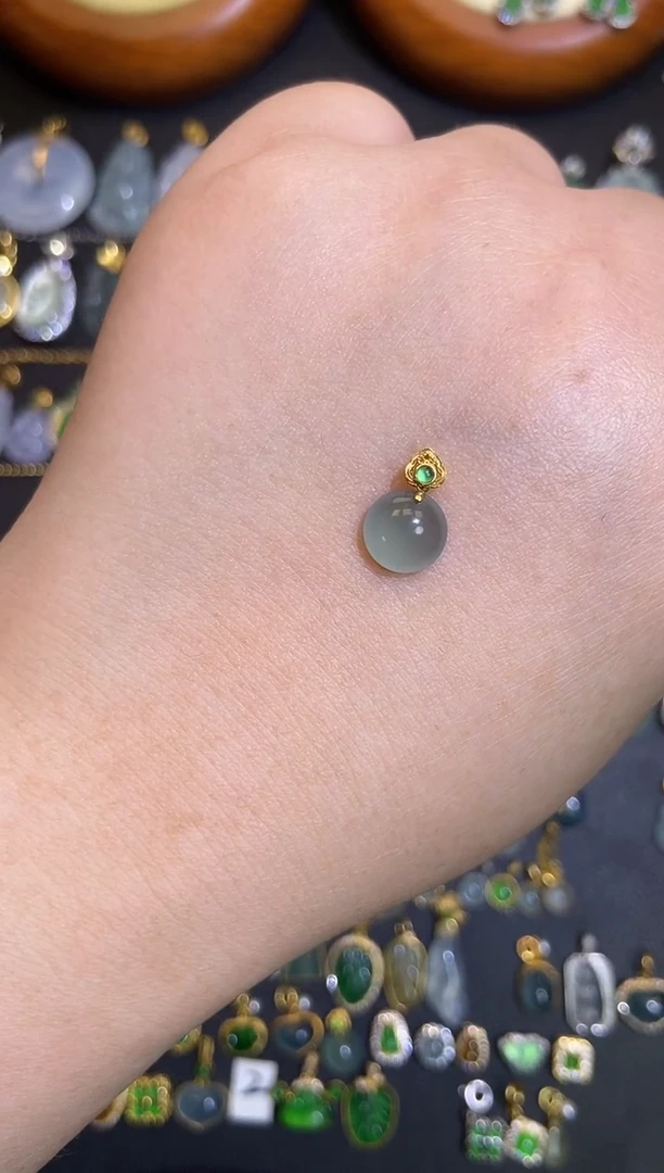 翡翠18K金镶嵌吊坠(不含链)1
