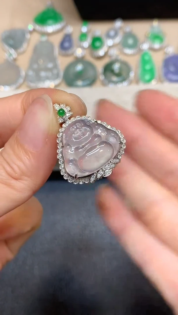 颈饰18K金镶嵌翡翠佛公【无服务费