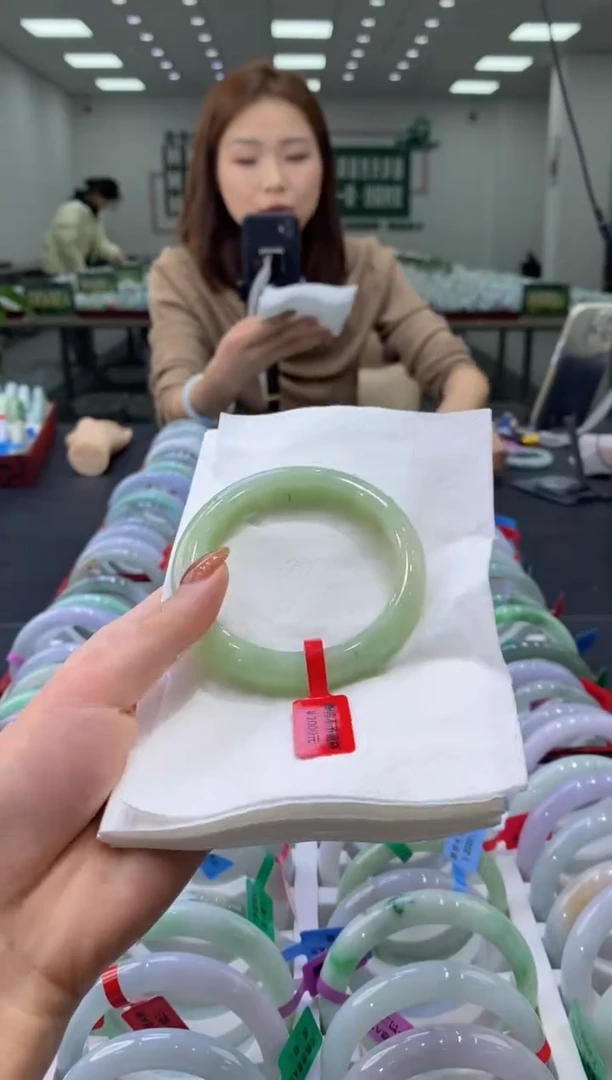 未镶嵌手镯翡翠多人00042544