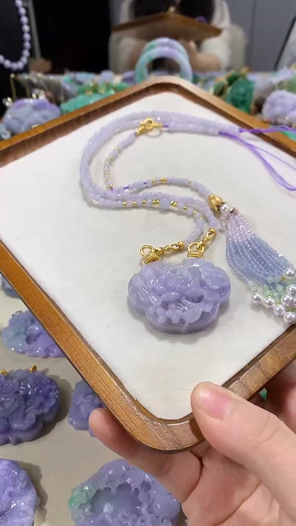 颈饰未镶嵌翡翠吊坠