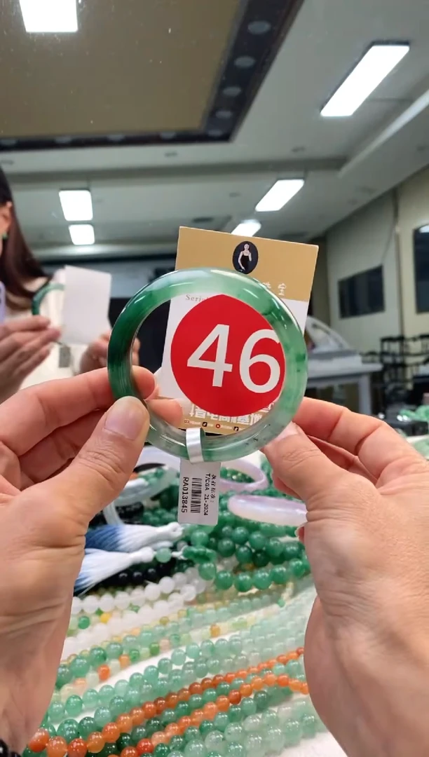 未镶嵌手镯石英质玉53+46