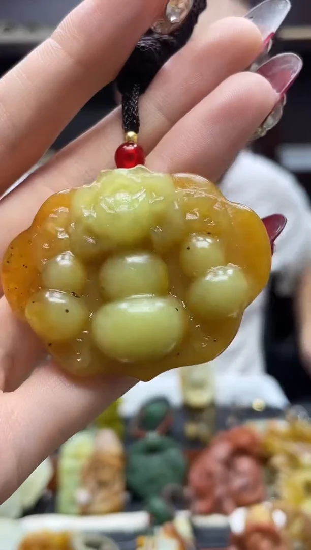 未镶嵌岫玉吊坠·