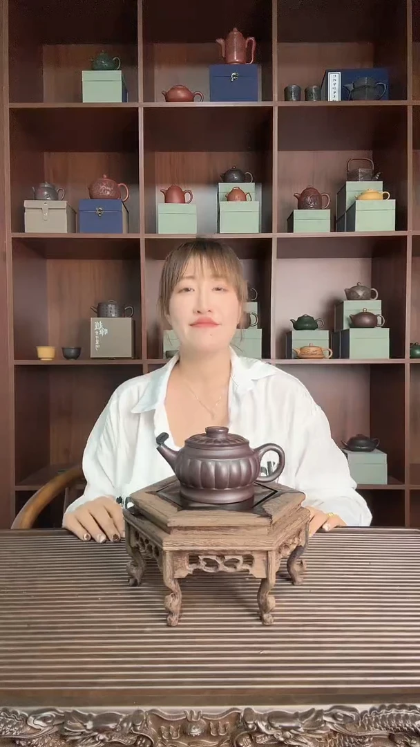 茶壶紫砂筋纹菊蕾  石红  范俊美