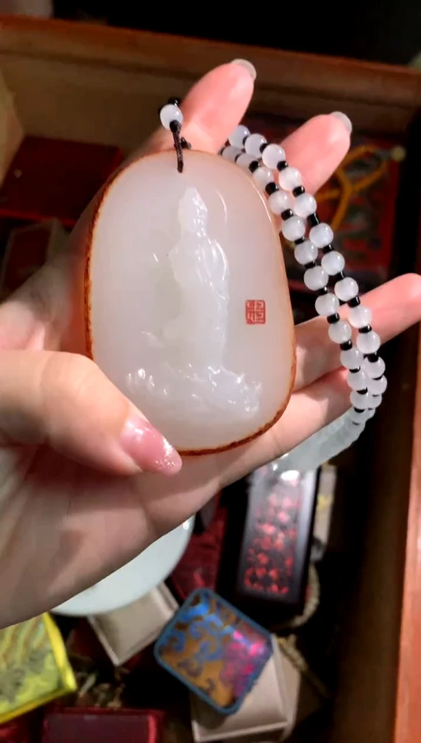颈饰未镶嵌和田玉（子料）润玉潭精品专属摆件
