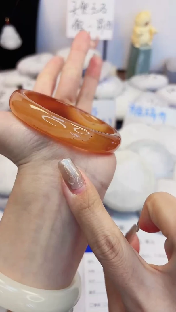 【闪购商品】石英质玉手镯未镶嵌212-玛瑙-圈口61