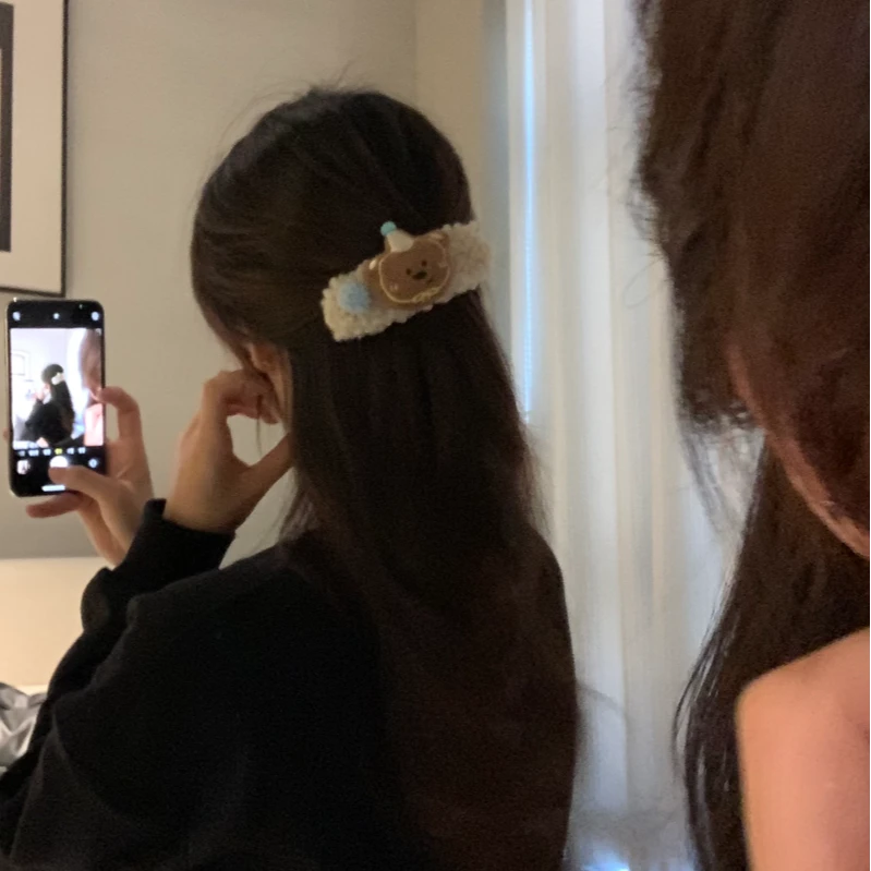 元气满满小熊盘发鸭嘴夹甜美可爱休闲风毛绒头饰少女风发夹女