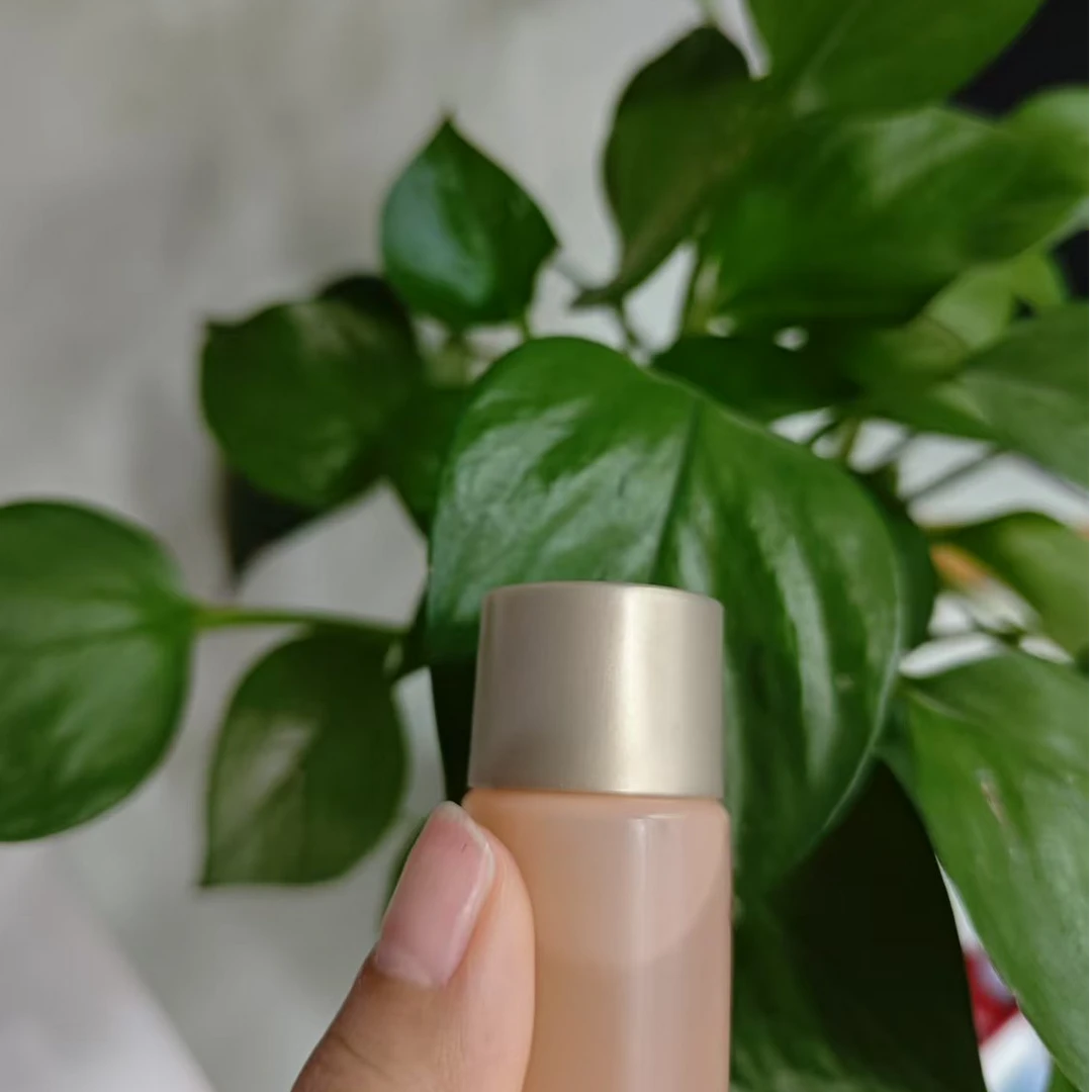 【言言分享娇】补水保湿焕颜精华弹簧水