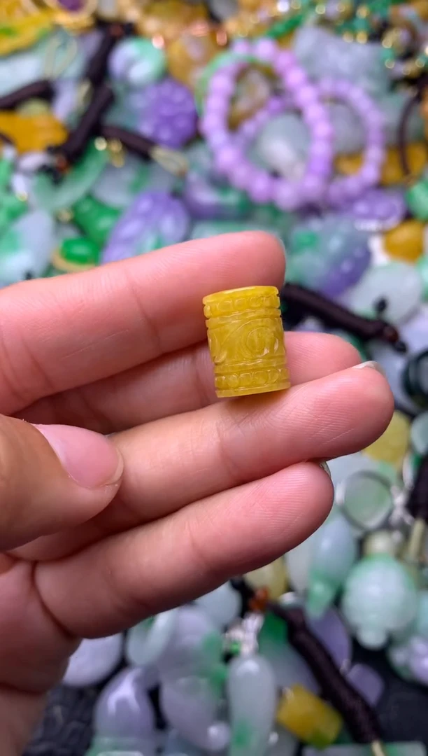 颈饰未镶嵌翡翠缅甸翡翠吊坠