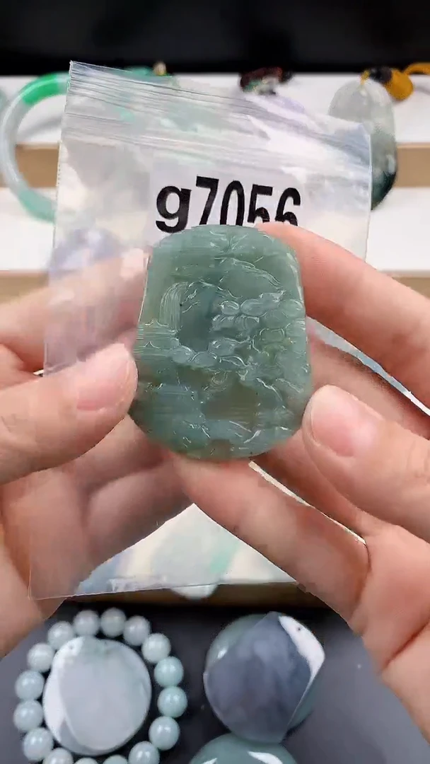 颈饰未镶嵌翡翠天然翡翠吊坠挂件