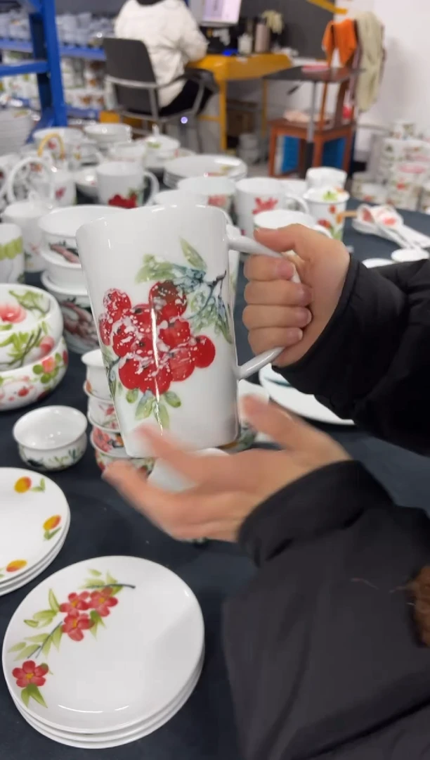 景德镇高温陶瓷食品级手绘釉中彩-扎啤杯