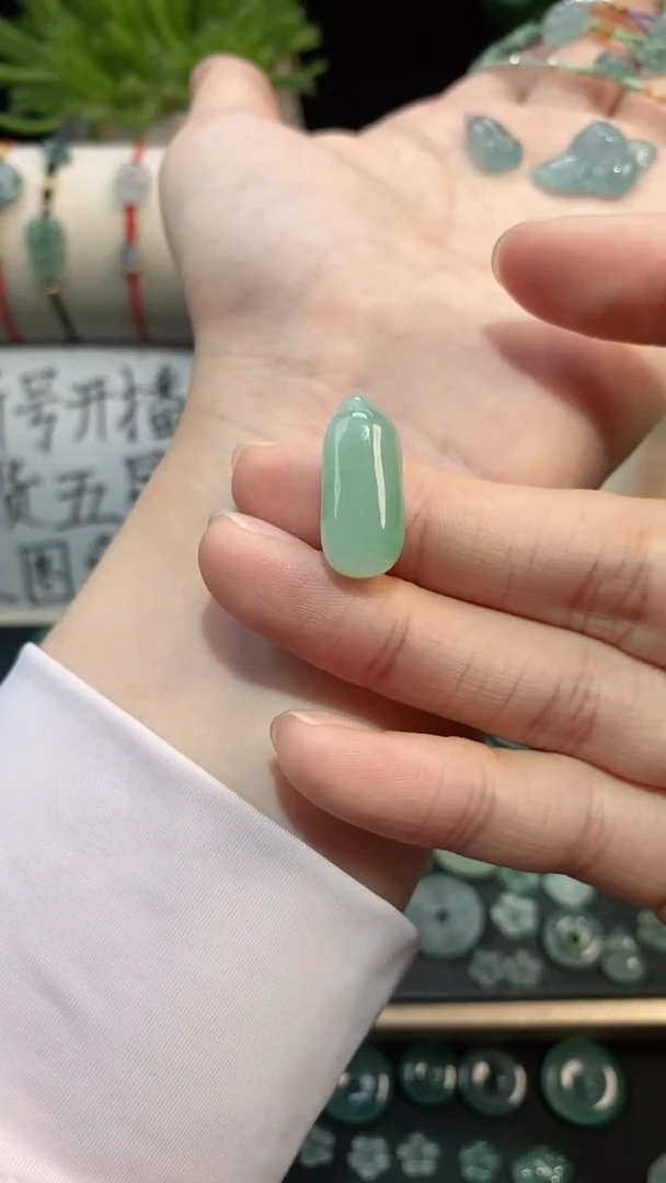 翡翠裸石翡翠福瓜
