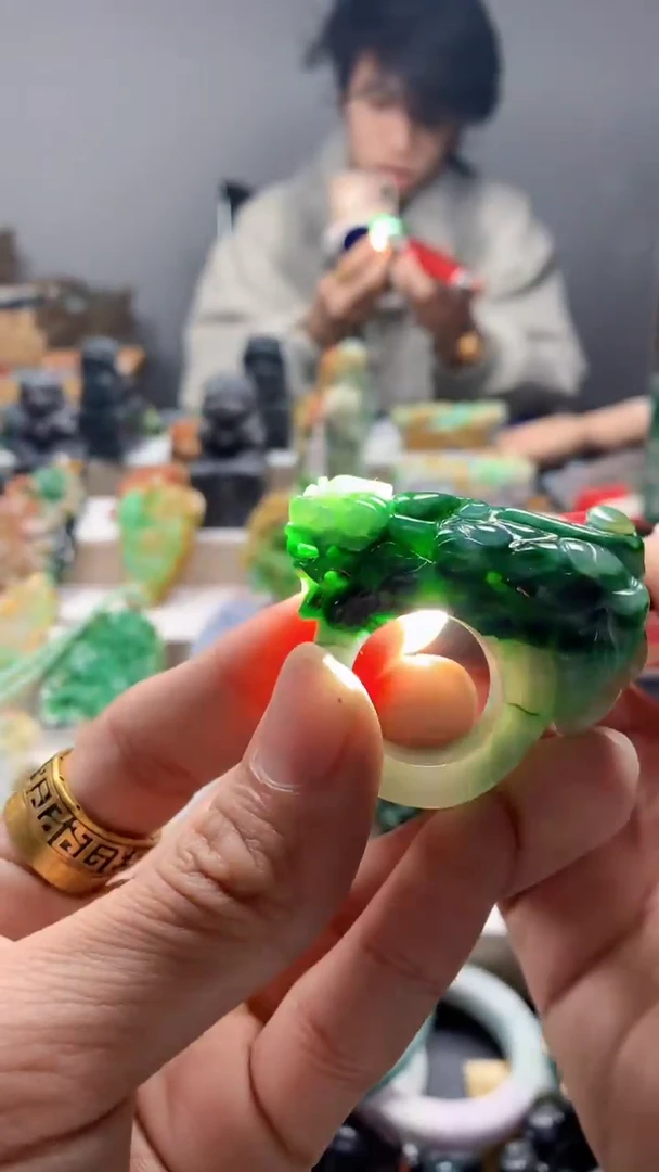 颈饰未镶嵌翡翠天然A货翡翠18.5圈口