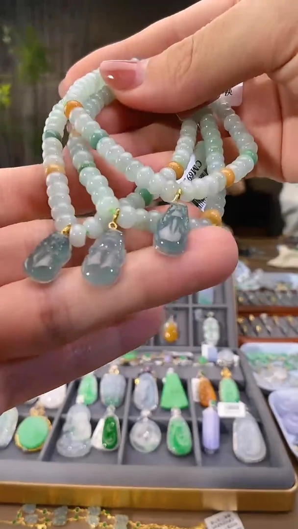 吊坠(不含链)未镶嵌翡翠手串 多样性发其一