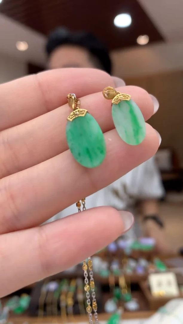 翡翠18K金镶嵌吊坠(不含链)无事牌 多样性发货1件