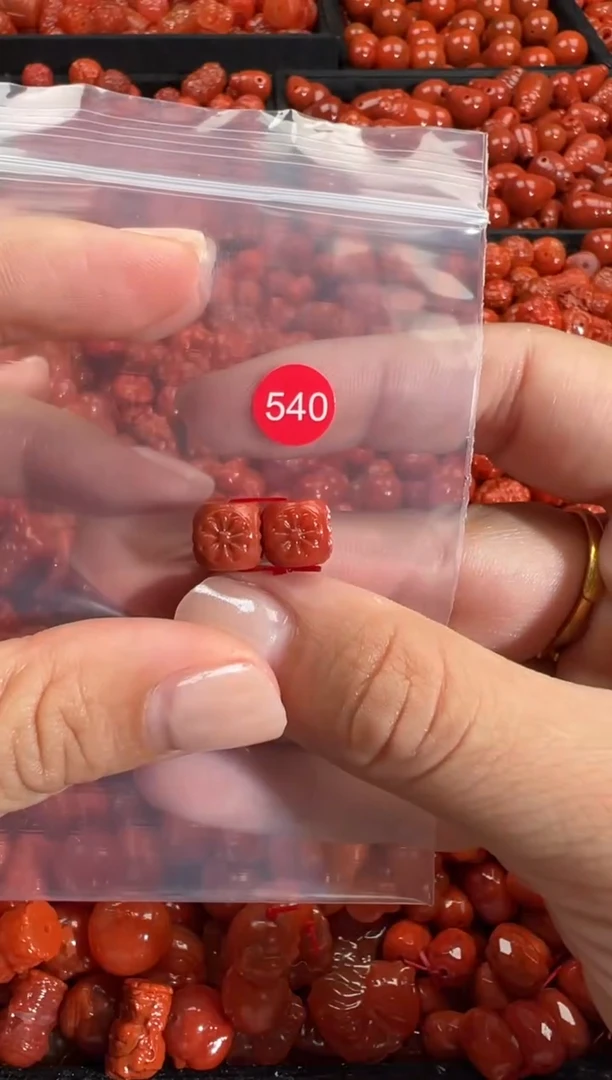 颈饰未镶嵌南红玛瑙1