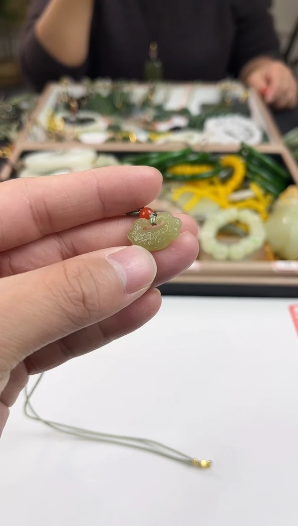 颈饰未镶嵌和田玉多样性拍一发一  2