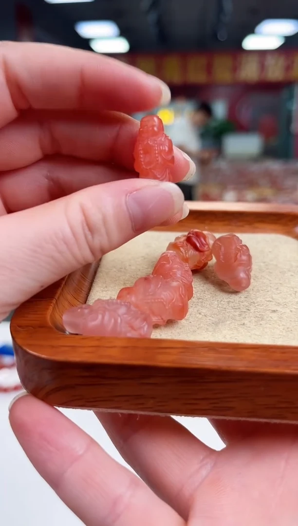 南红玛瑙佛配饰未镶嵌（多样式发其一）