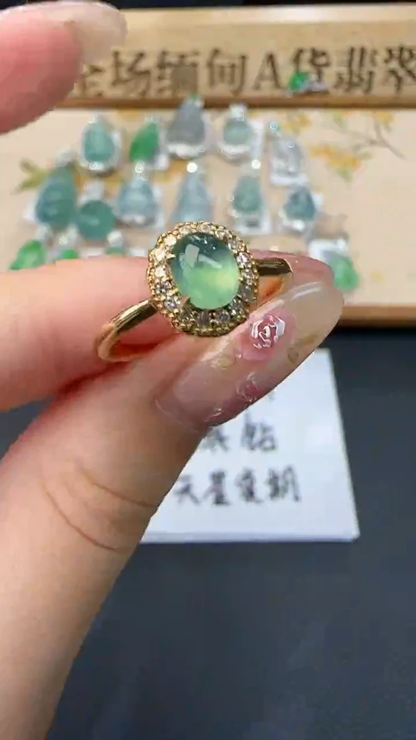 18K金镶嵌戒指翡翠戒指7