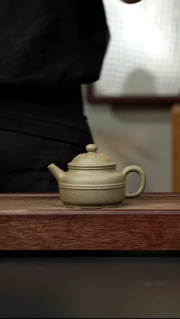 紫砂茶壶百年岩中泥 青色菱花德钟