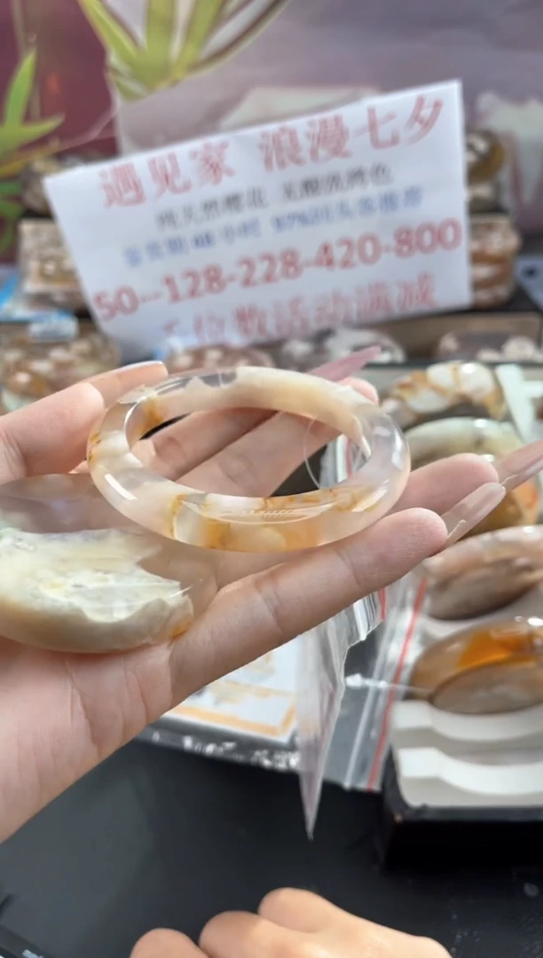未镶嵌手镯石英质玉54