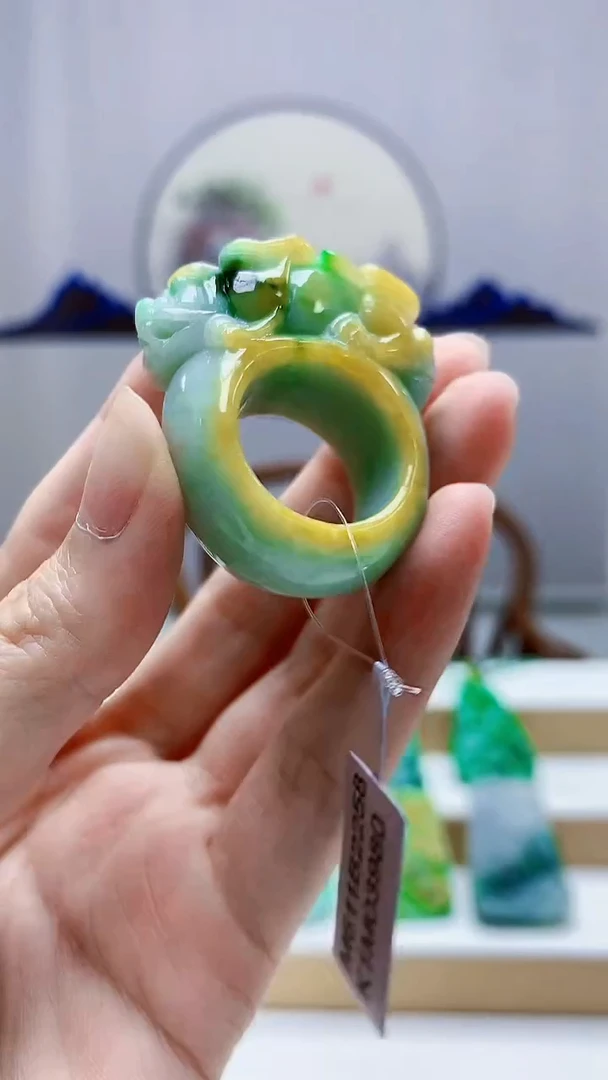 未镶嵌定制翡翠Z****75145zm-毛货挂件