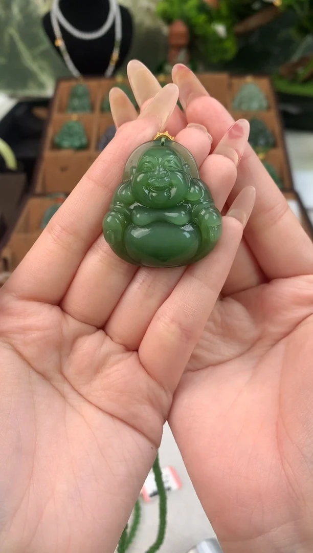 颈饰未镶嵌和田玉吊坠