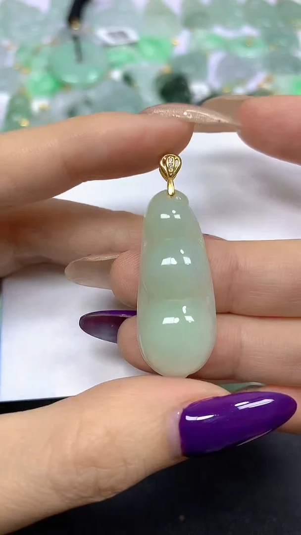 颈饰未镶嵌翡翠