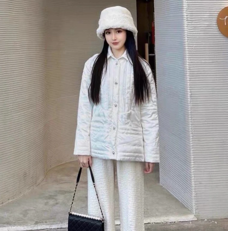 95新 Chanel/香奈儿 IW0360 雪地系列 白色翻领棉服 XS码