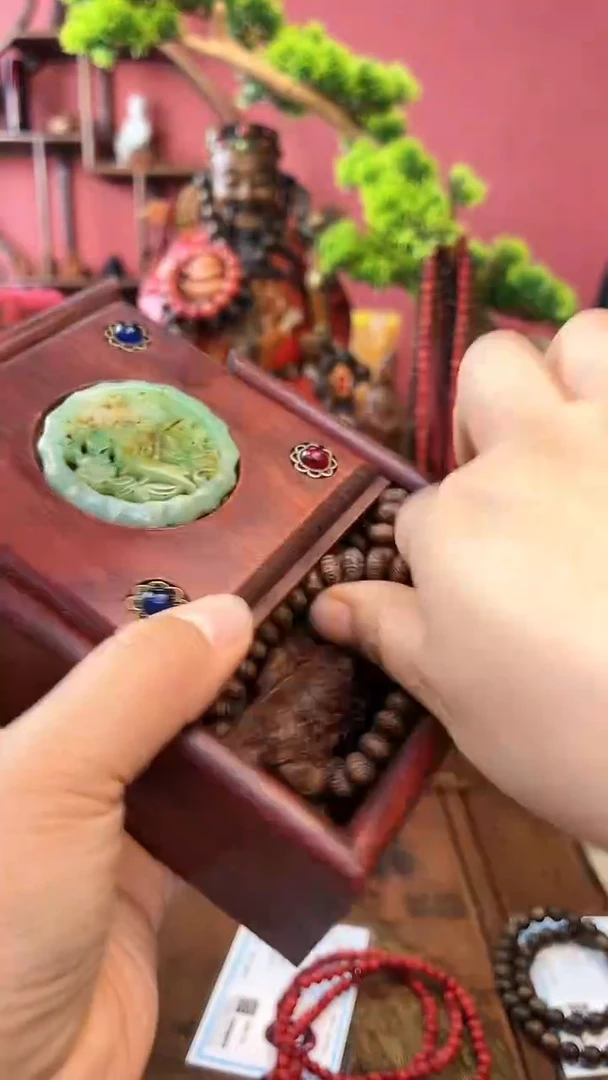 【闪购商品】木中之❤王妍妍好物26-香关公-木盒