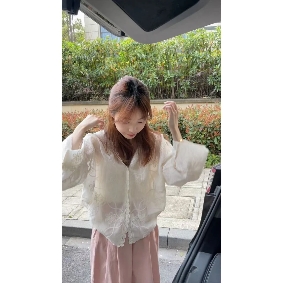 【清货款只出不进】蕾丝刺绣宽松连帽单排扣长袖衬衣