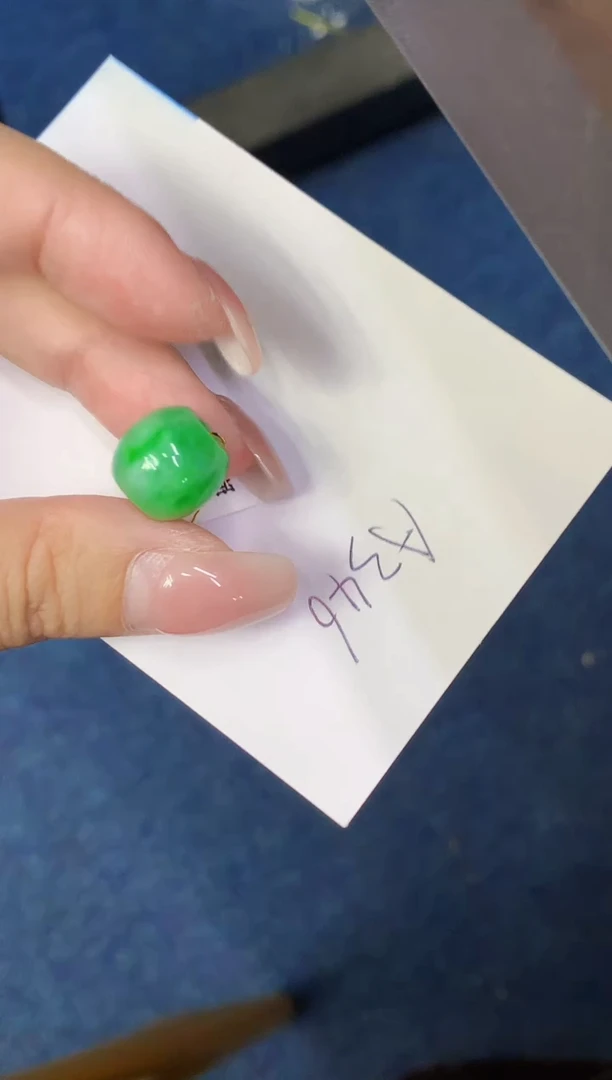 翡翠未镶嵌颈饰缅甸天然翡翠A货