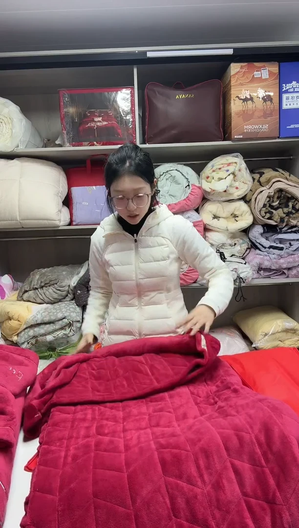 羊羔毛220*240cm蚕丝绒床盖四件套红色