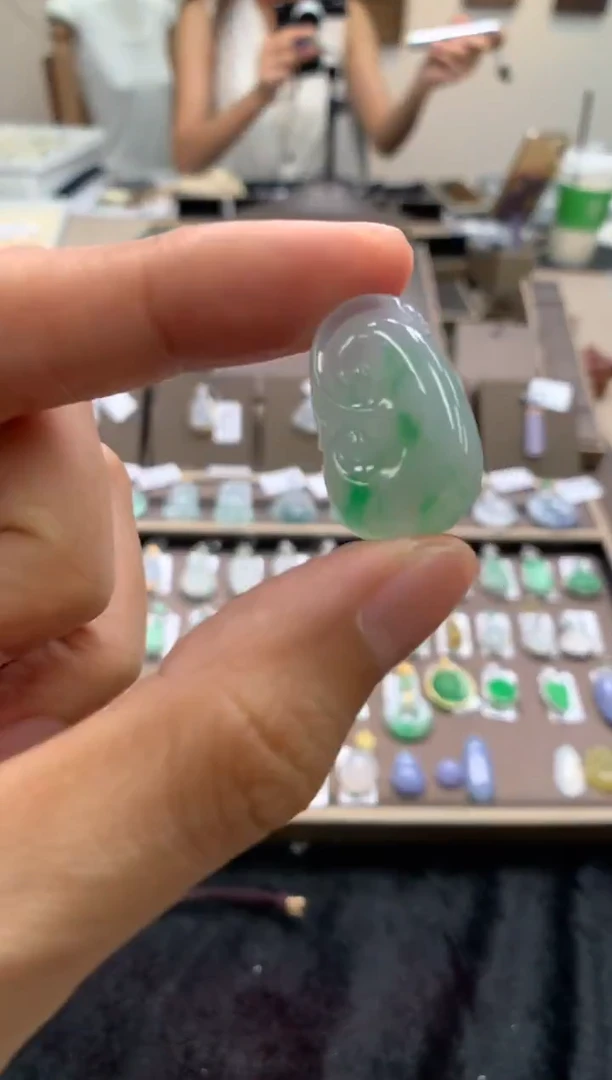 颈饰未镶嵌翡翠如意