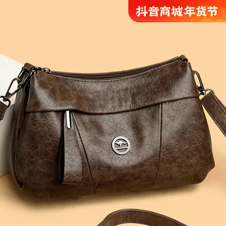 品牌女包斜挎包2025新款手提单肩包中年女士包妈妈包百搭挎包软皮