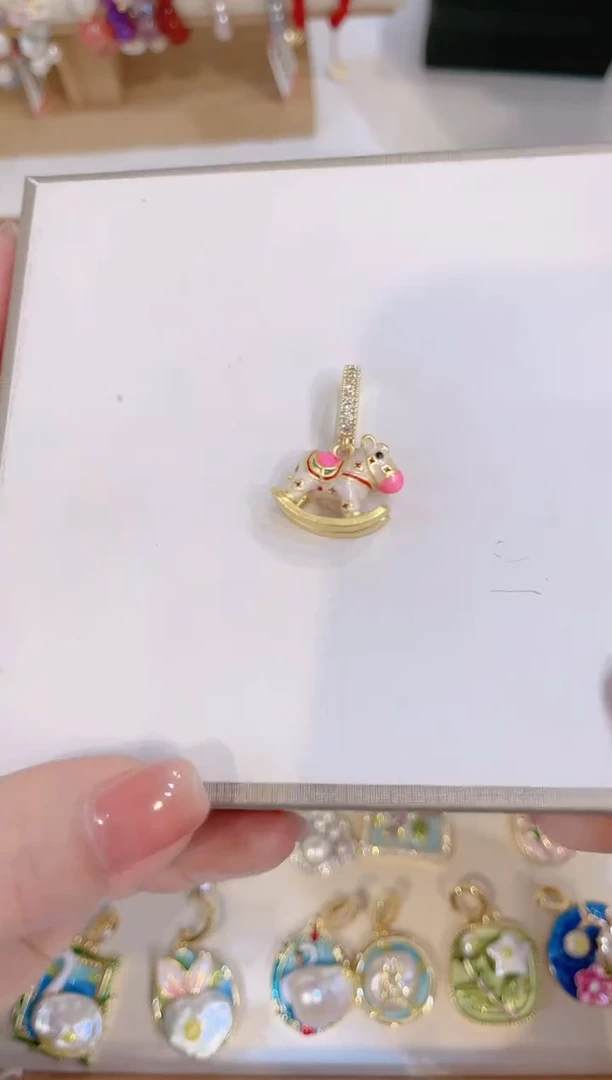 【闪购商品】淡水珍珠颈饰合金吊坠