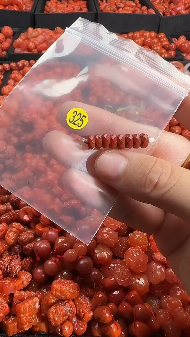 颈饰未镶嵌南红玛瑙1