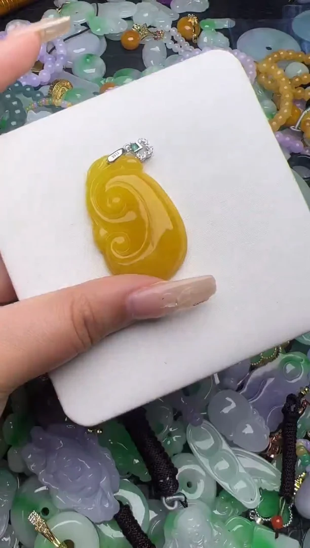 翡翠未镶嵌颈饰天然缅甸翡翠吊坠