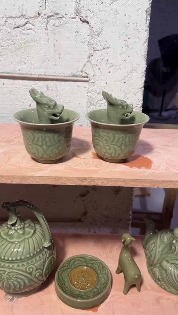 微瑕耀州窑龙头公平杯一对