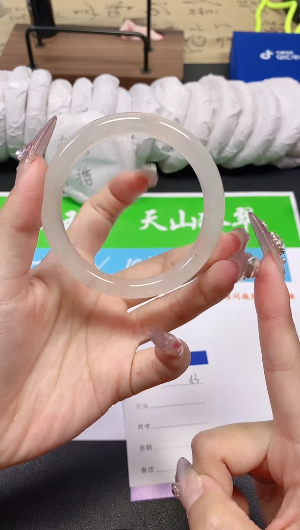 未镶嵌手镯石英质玉53-56